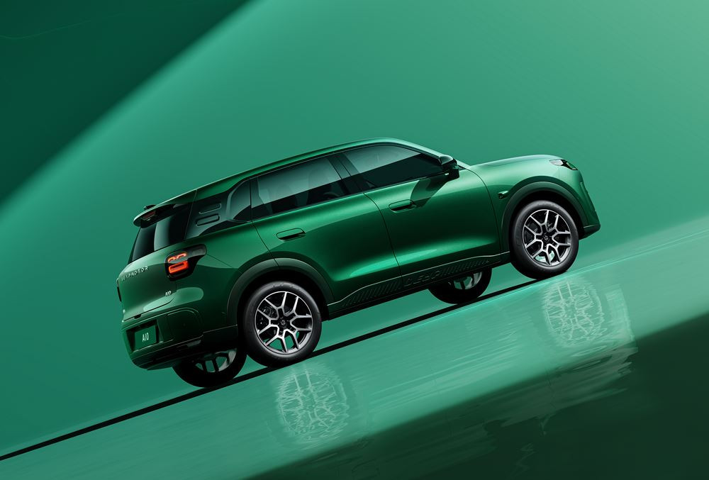 Le SUV urbain électrique Leapmotor B03X inaugure une nouvelle plateforme mondiale