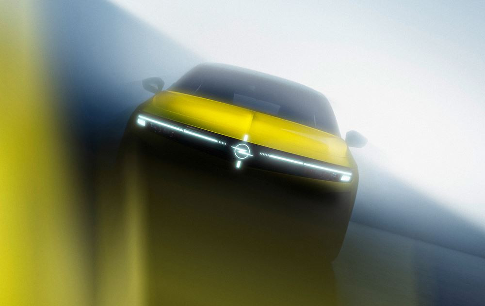 L'Opel Astra s'offre un emblème Blitz illuminé