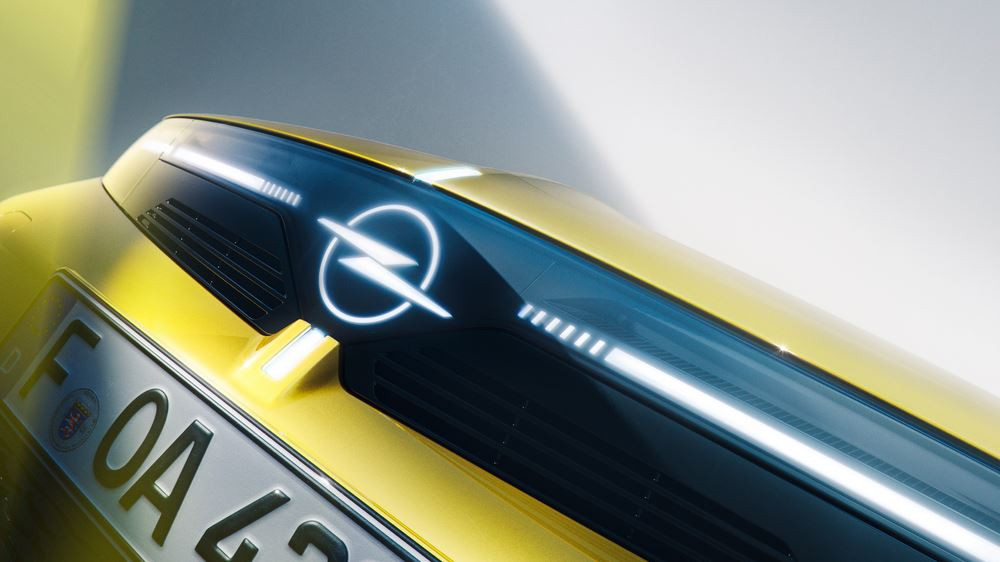 L'Opel Astra s'offre un emblème Blitz illuminé