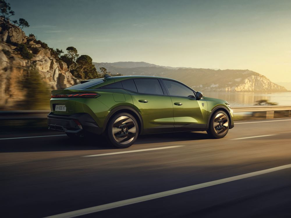 La Peugeot 408 restylée affirme son caractère avant-gardiste