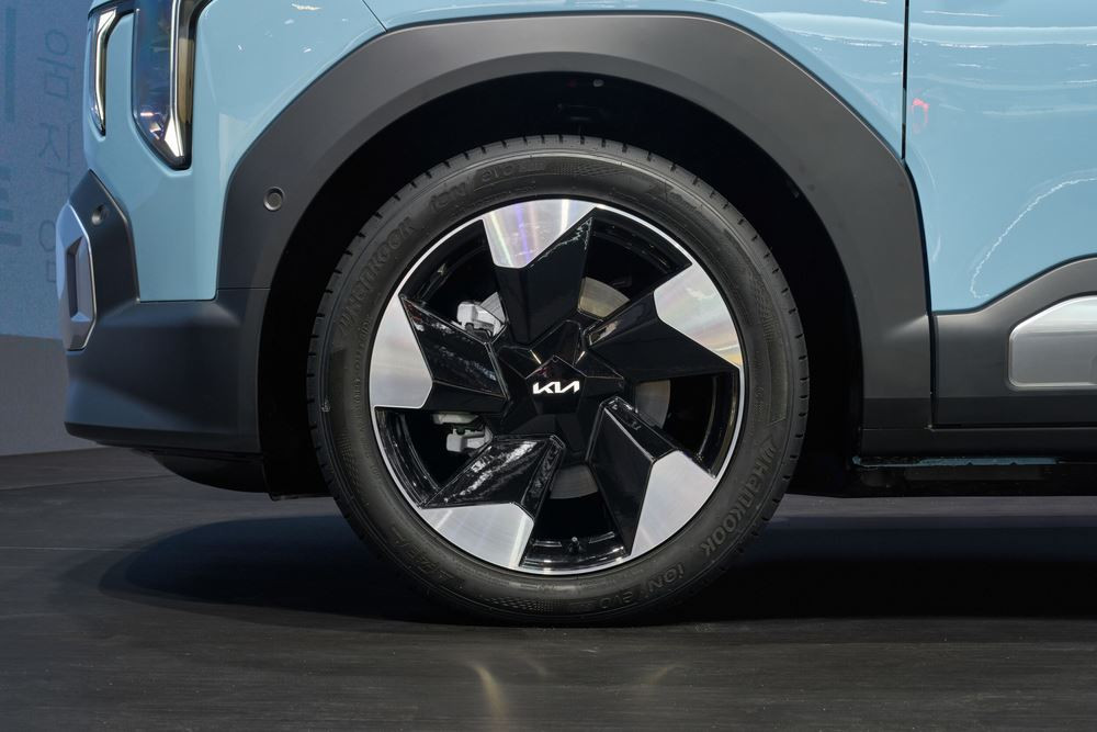 Le SUV urbain électrique Kia EV2 ouvre la gamme électrique de la marque à un public plus large