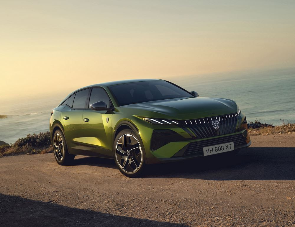 La Peugeot E-408 électrique 157 kW 58,2 kWh restylée affiche une autonomie WLTP de 456 km