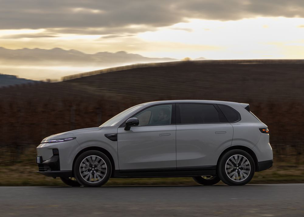 Le SUV compact B10 New e-Hybrid est doté de la technologie à prolongateur d'autonomie (REEV)