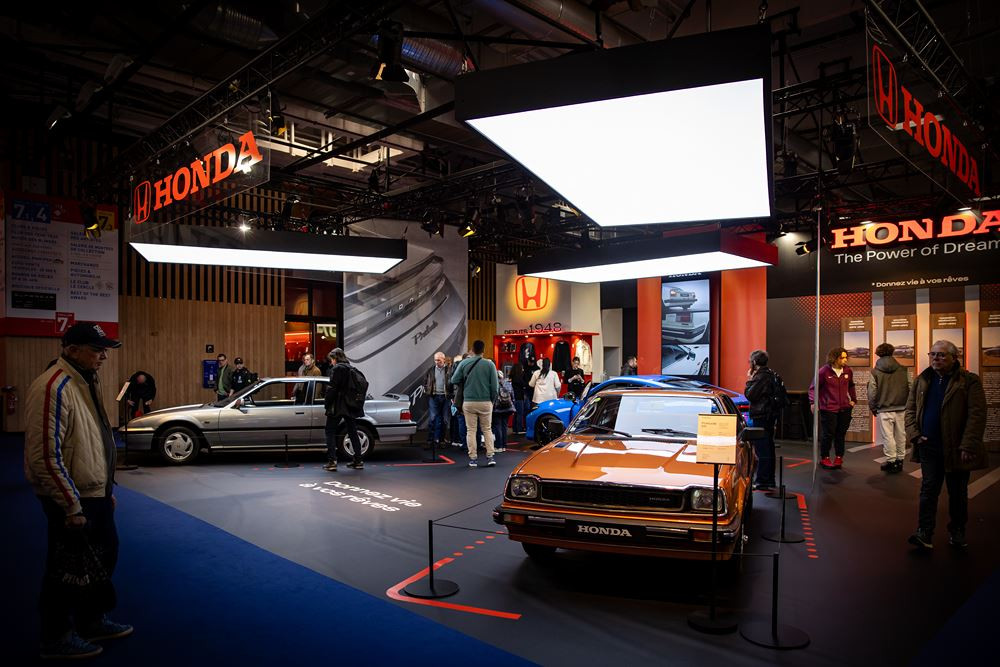 La 50ème édition du salon Rétromobile ouvre ses portes jusqu'au 1er février