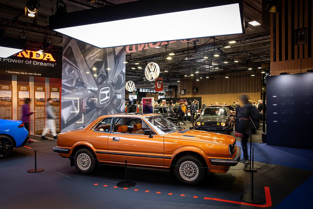 La 50ème édition du salon Rétromobile ouvre ses portes jusqu'au 1er février