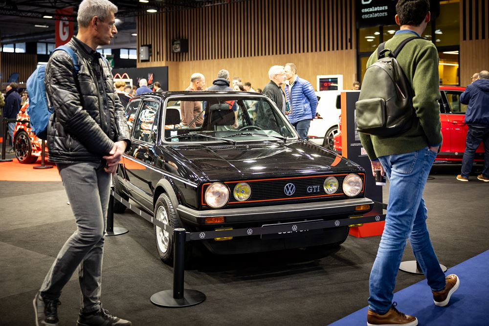 La 50ème édition du salon Rétromobile ouvre ses portes jusqu'au 1er février