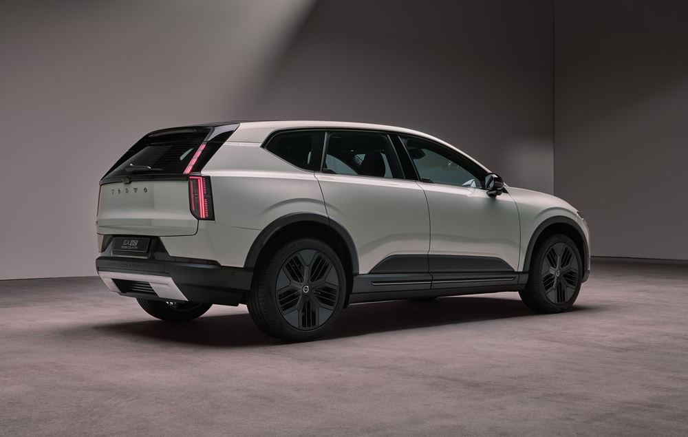 Le SUV électrique Volvo EX60 Cross Country est conçu pour sortir des sentiers battus