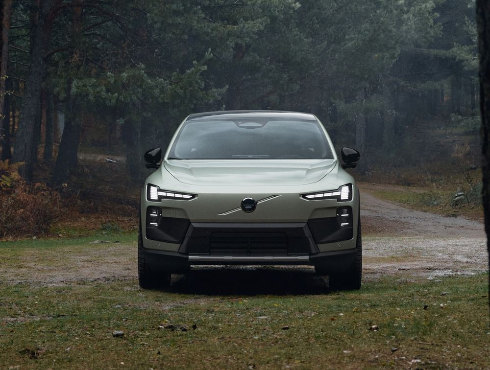 Le SUV électrique Volvo EX60 Cross Country est conçu pour sortir des sentiers battus