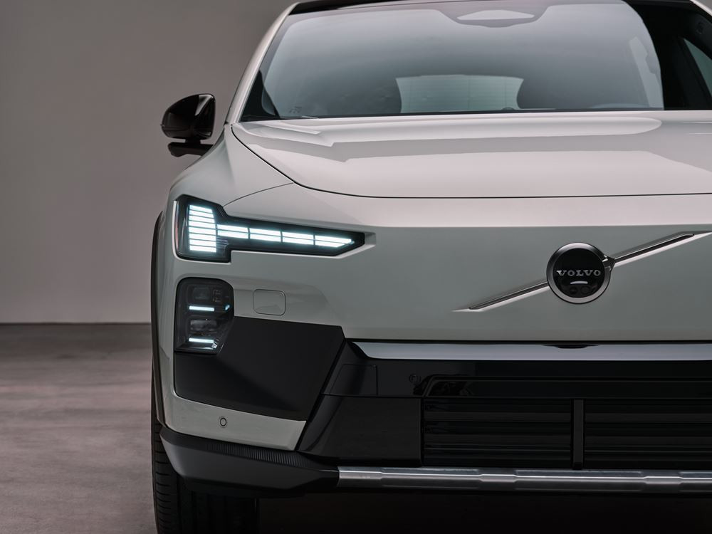 Le SUV électrique Volvo EX60 Cross Country est conçu pour sortir des sentiers battus