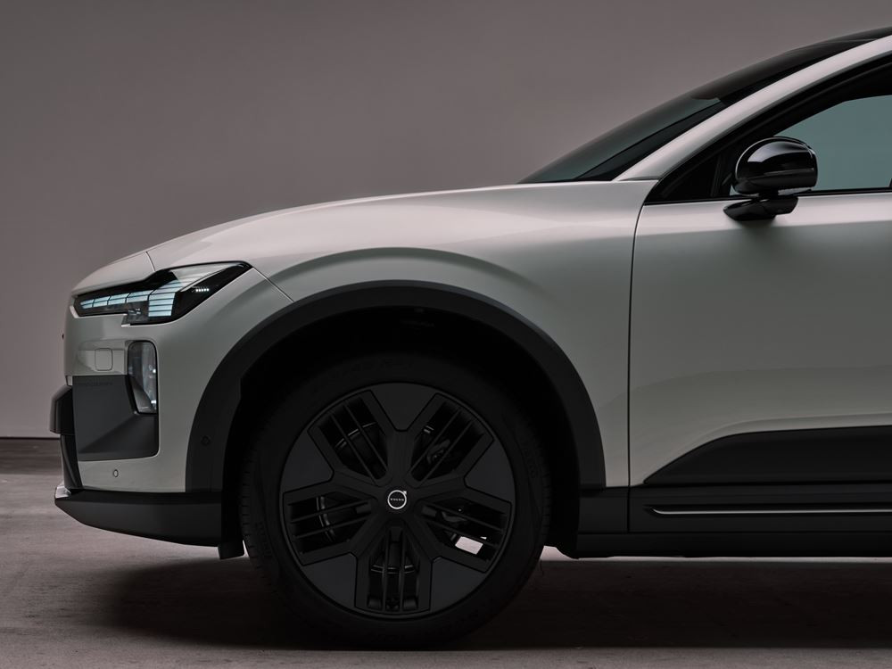 Le SUV électrique Volvo EX60 Cross Country est conçu pour sortir des sentiers battus