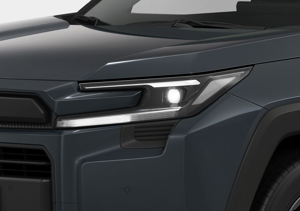 Le SUV polyvalent de taille intermédiaire Suzuki Across affiche un design robuste