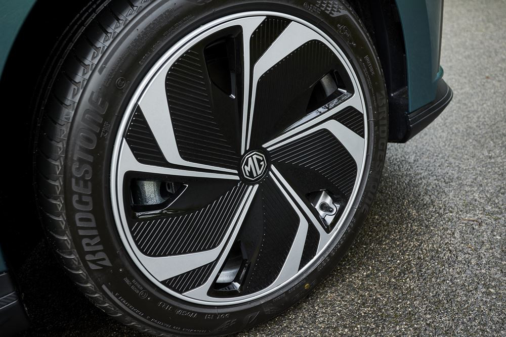 La MG4 EV revient dans une version dotée d'améliorations techniques sur la partie électrique