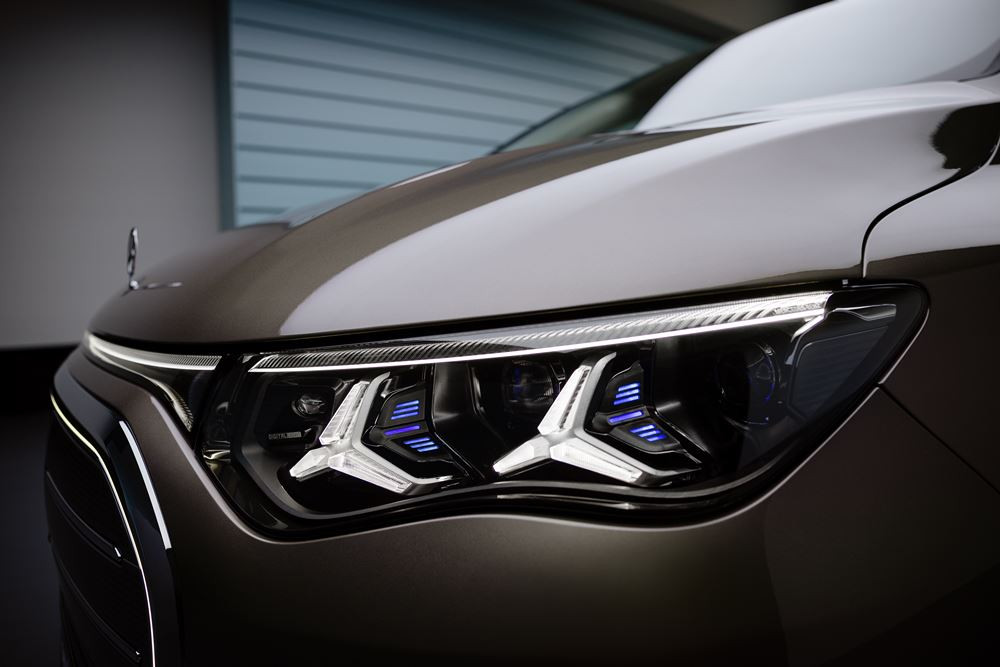 Le Mercedes VLE électrique combine une conduite de limousine et la polyvalence d'un grand monospace