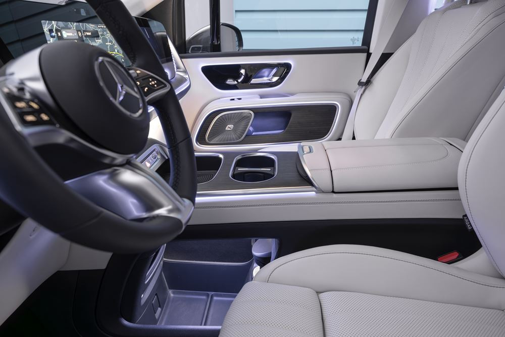 Le Mercedes VLE électrique combine une conduite de limousine et la polyvalence d'un grand monospace
