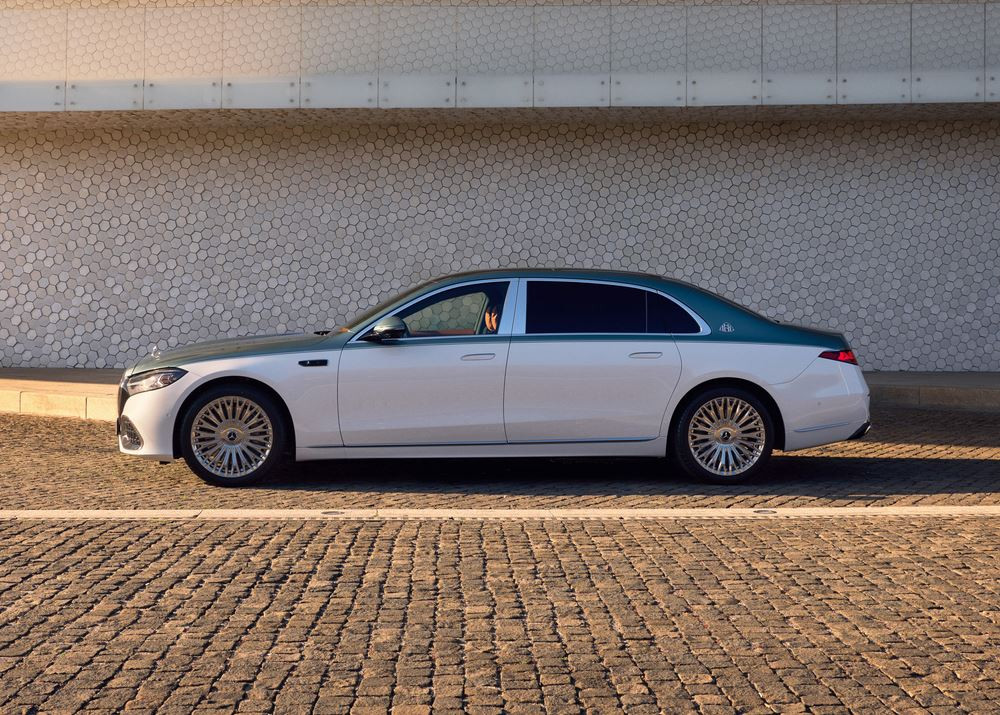 La limousine de luxe Mercedes-Maybach Classe S reçoit une mise à jour complète