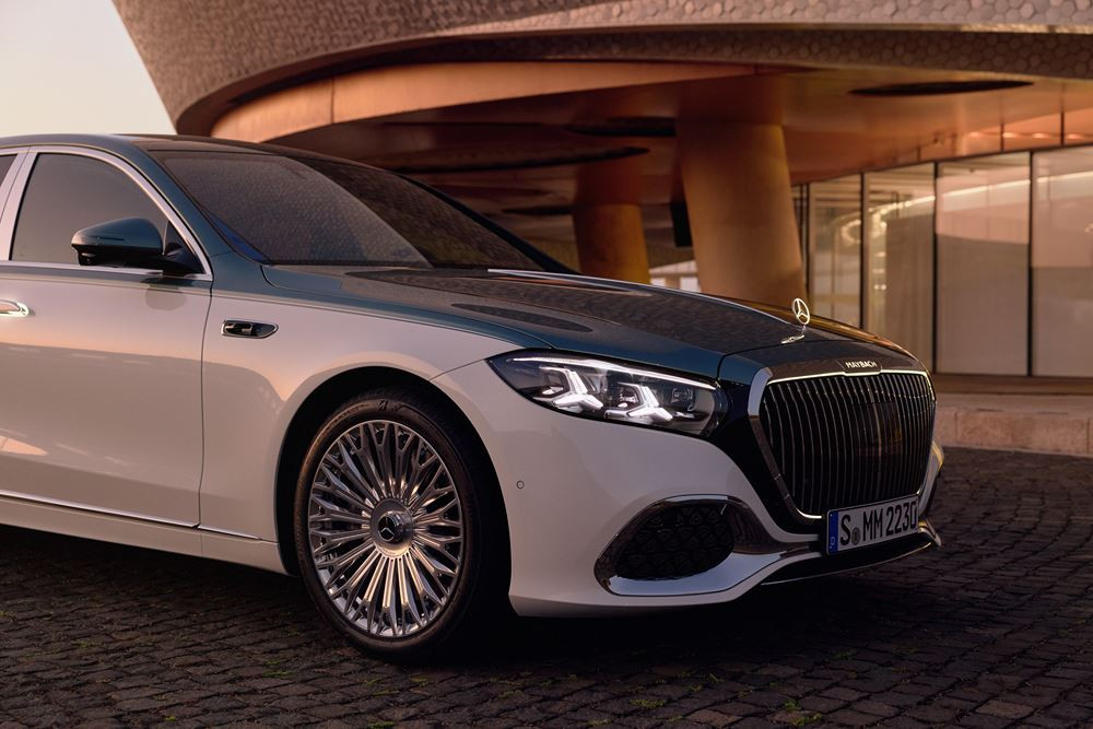 La limousine de luxe Mercedes-Maybach Classe S reçoit une mise à jour complète