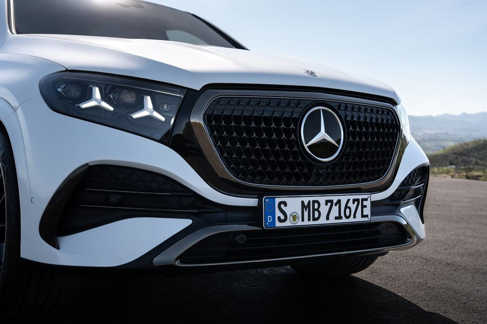Le Mercedes-Benz GLE Coupé affiche une ligne dynamique avec des vitres latérales allongées