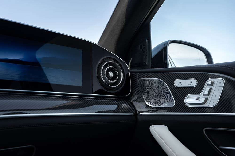 Le Mercedes-Benz GLE Coupé affiche une ligne dynamique avec des vitres latérales allongées