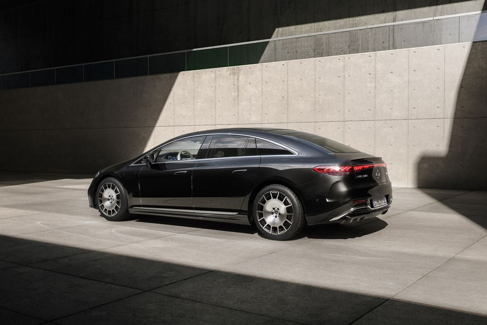 La berline de luxe électrique Mercedes-Benz EQS embarque une architecture électrique de nouvelle génération