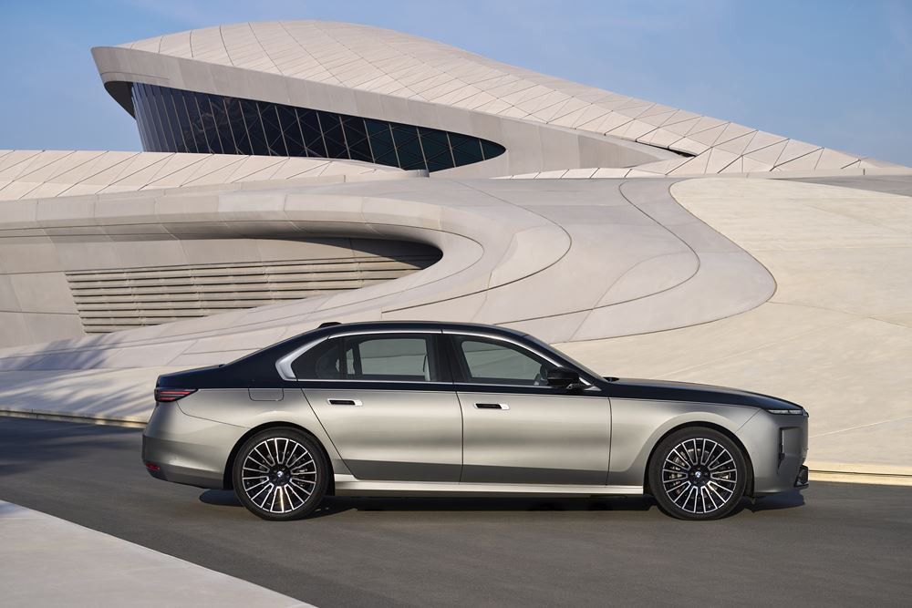 La limousine de luxe BMW Série 7 intègre les technologies de la Neue Klasse