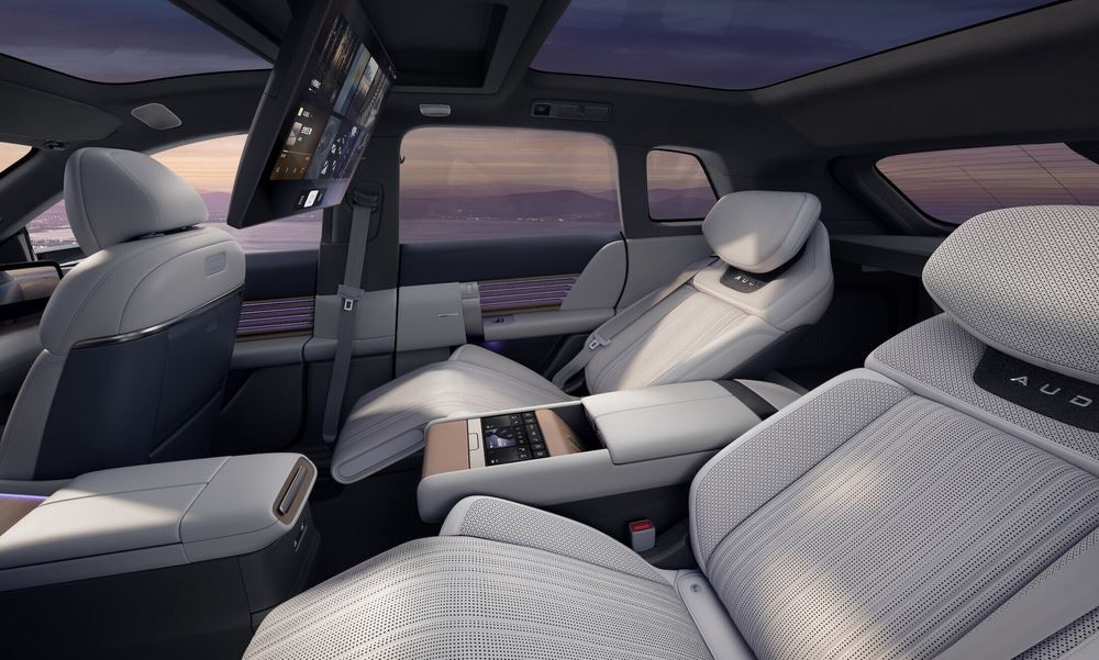 L'AUDI E7X électrique affiche une silhouette imposante de grand SUV