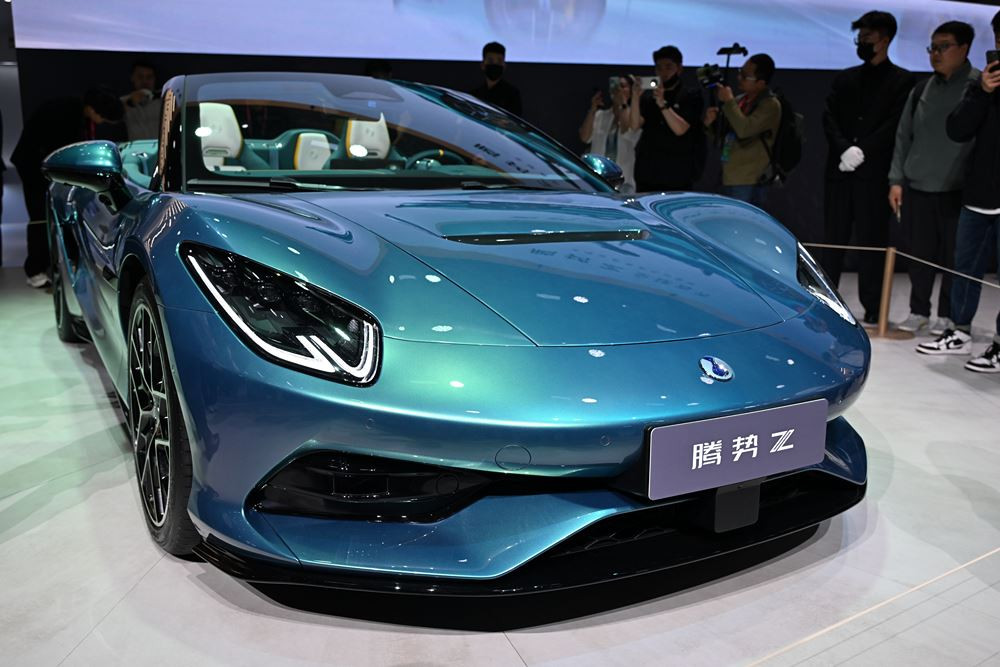 La supercar électrique Denza Z cabriolet affiche des performances extrêmes