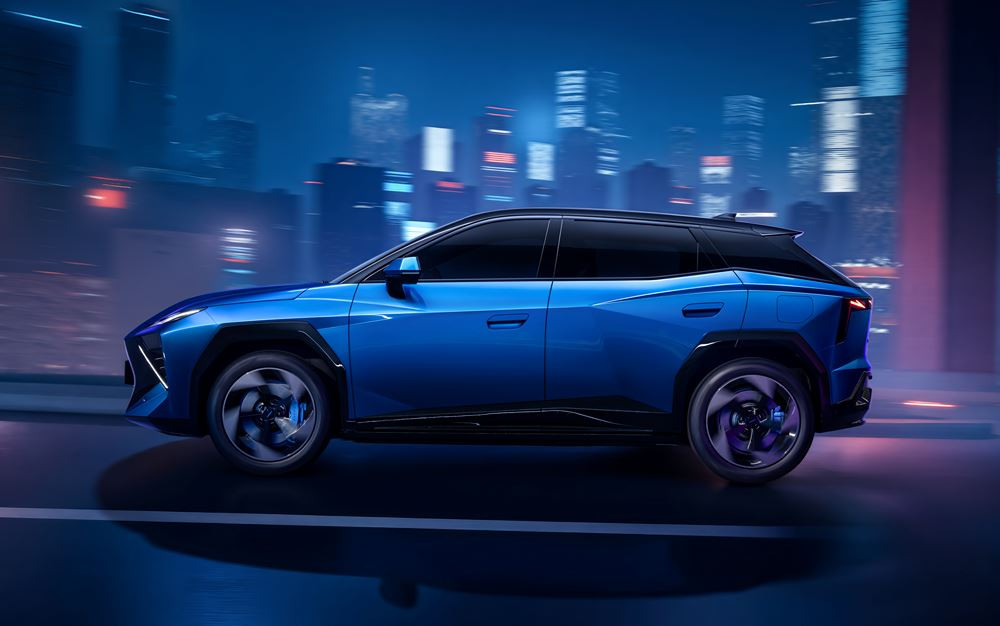 Le crossover compact Omoda 4 se distingue par ses lignes tranchées