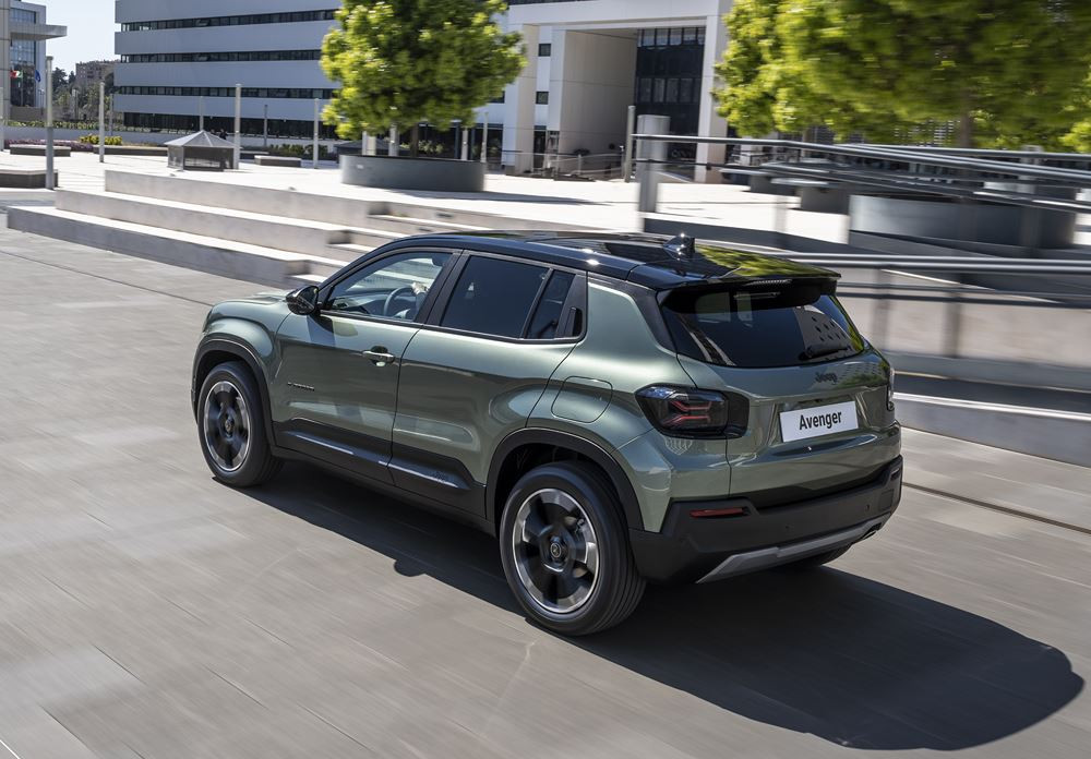 La Jeep Avenger Electrique revisitée offre jusqu'à 400 km d'autonomie WLTP