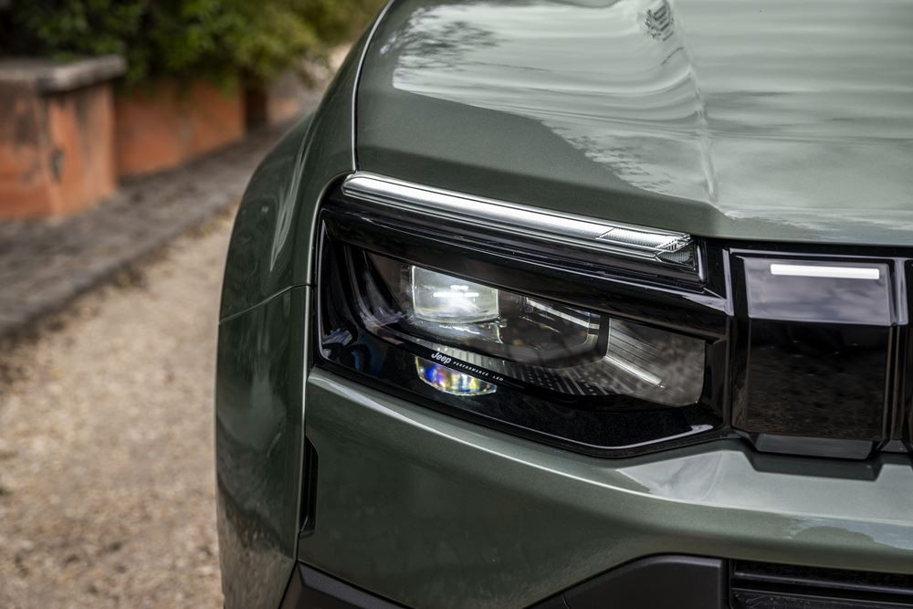 La Jeep Avenger Electrique revisitée offre jusqu'à 400 km d'autonomie WLTP