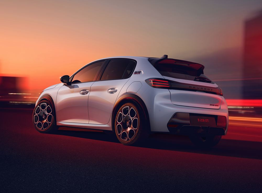 La sportive électrique Peugeot E-208 GTi abat le zéro à 100 km/h en 5,5 secondes