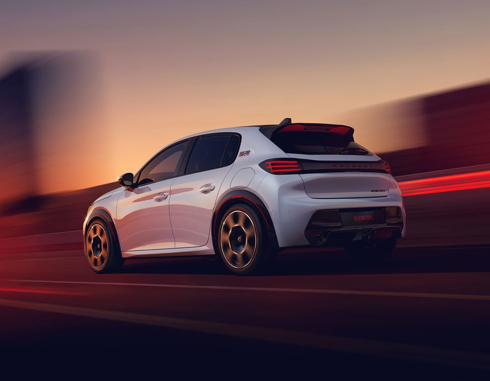 La sportive électrique Peugeot E-208 GTi abat le zéro à 100 km/h en 5,5 secondes