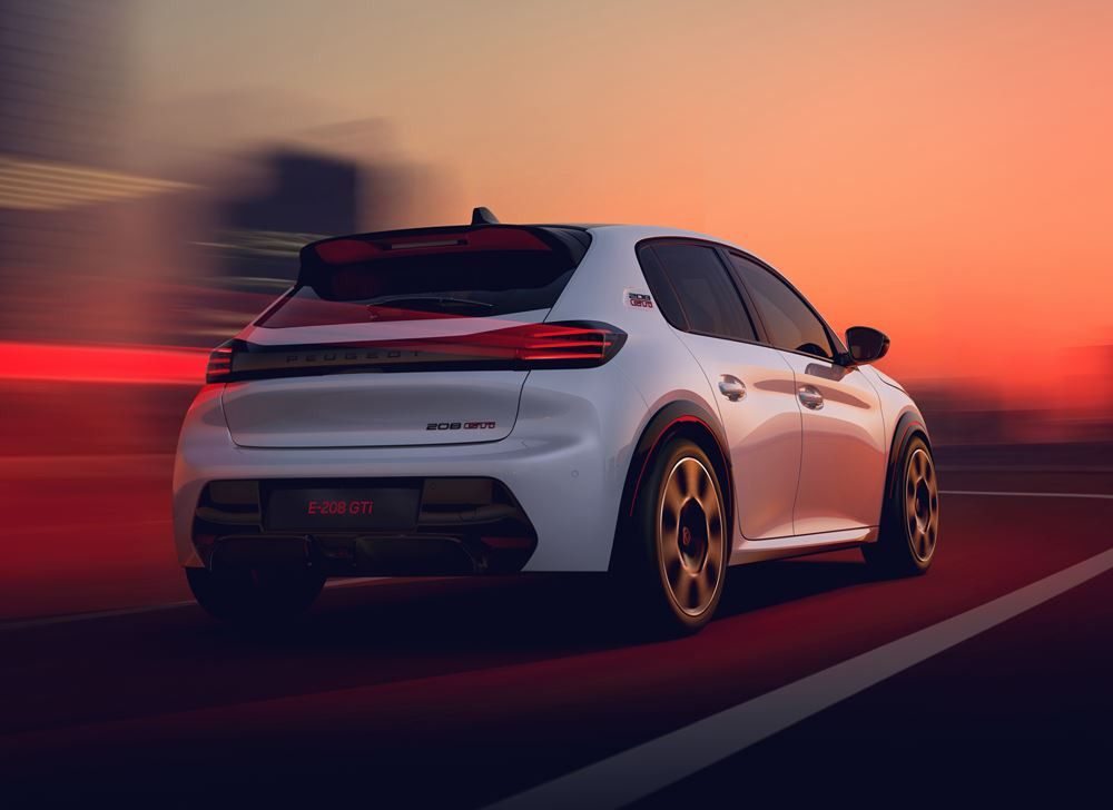 La sportive électrique Peugeot E-208 GTi abat le zéro à 100 km/h en 5,5 secondes