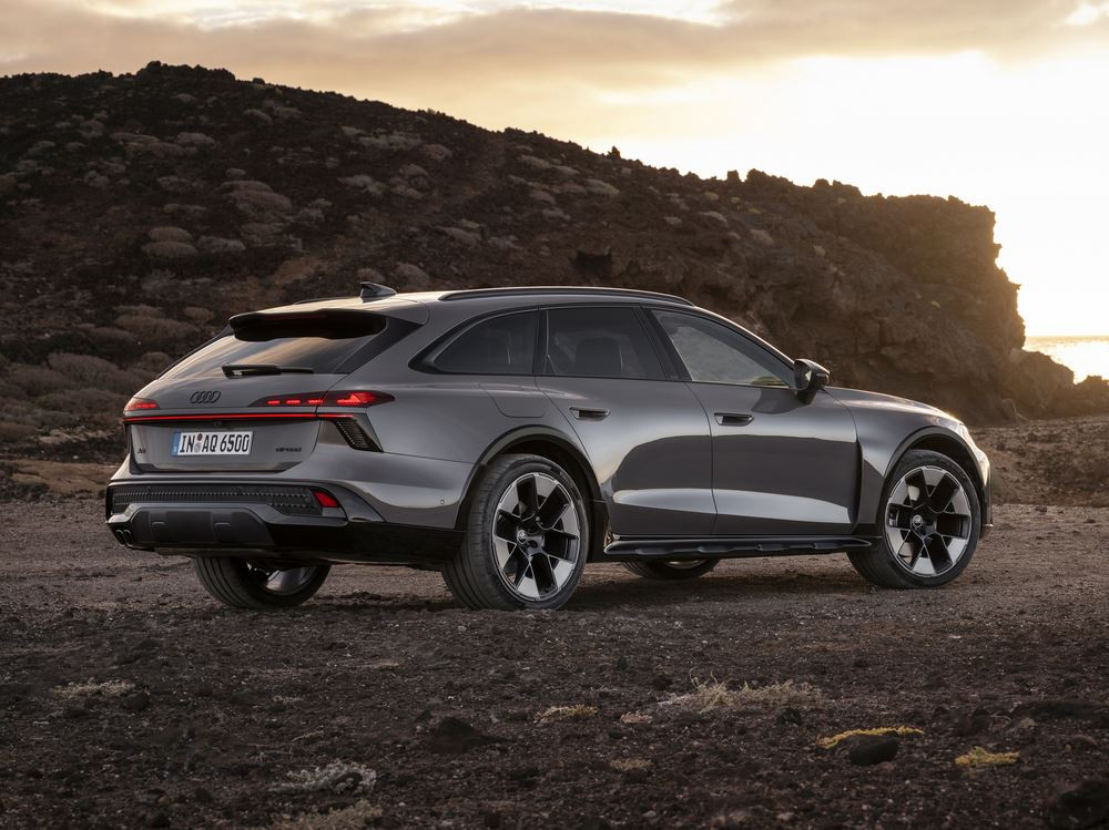 La cinquième génération de l'Audi A6 allroad affiche une allure imposante