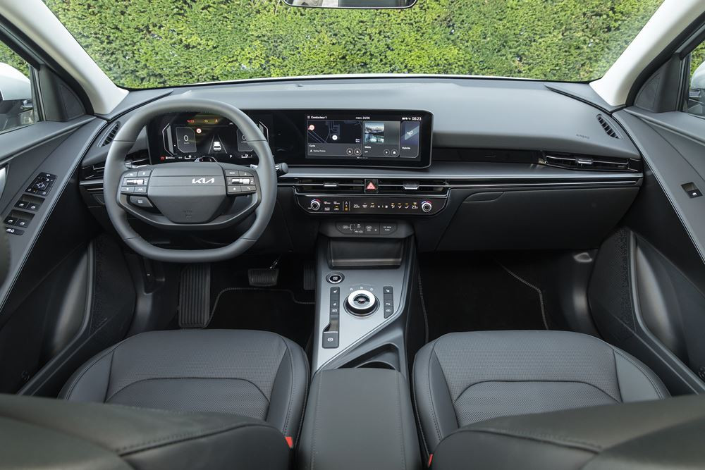 Le Kia Niro hybride restylé arbore une signature lumineuse verticale