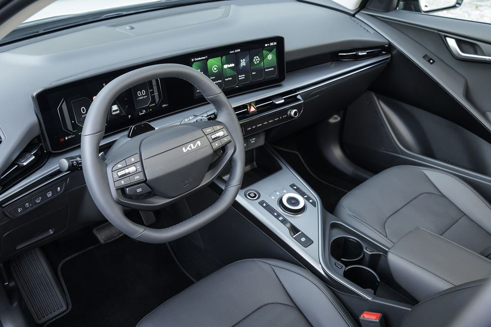 Le Kia Niro hybride restylé arbore une signature lumineuse verticale