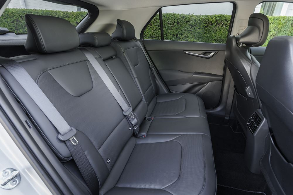 Le Kia Niro hybride restylé arbore une signature lumineuse verticale