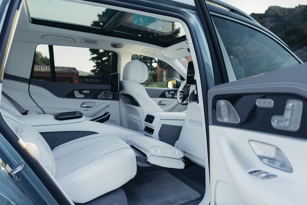 Le SUV de luxe Mercedes-Maybach GLS restylé affiche une apparence distinctive