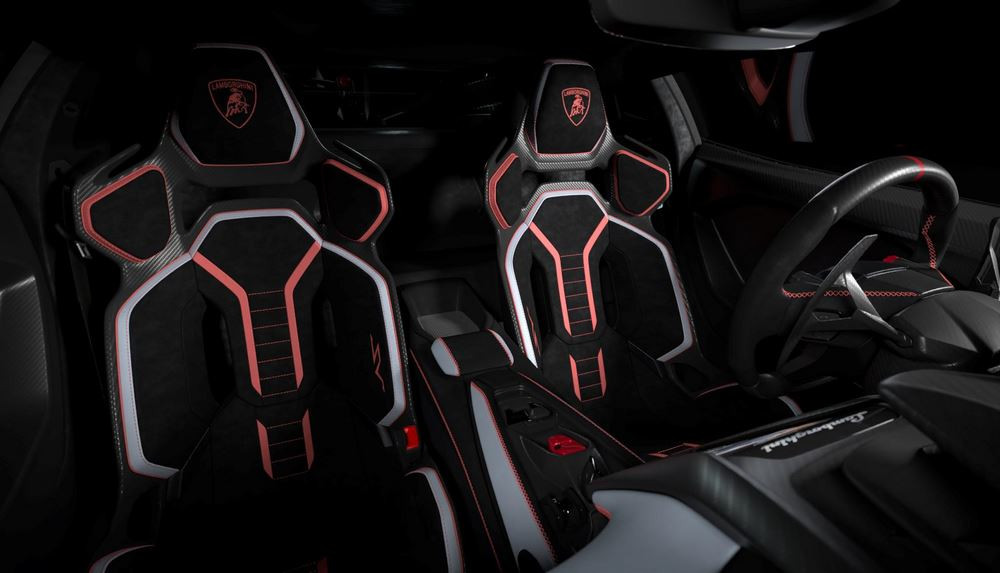 La Lamborghini Revuelto SV à moteur V12 hybride développe 1 065 ch
