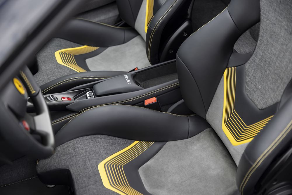 Ferrari HC25 : un roadster unique one-off sur base de F8 Spider à toit ouvert