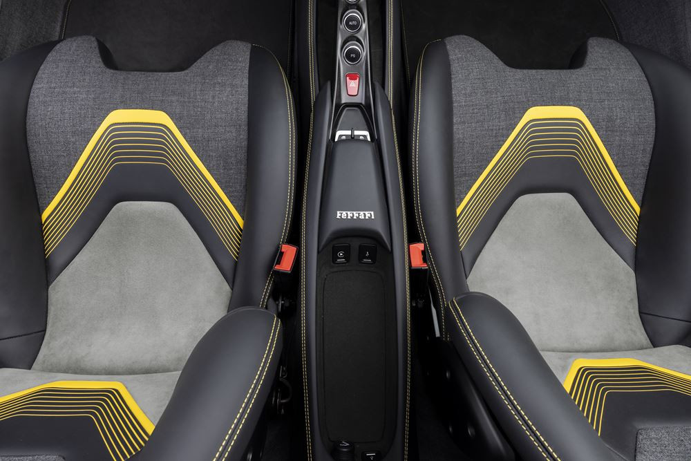 Ferrari HC25 : un roadster unique one-off sur base de F8 Spider à toit ouvert