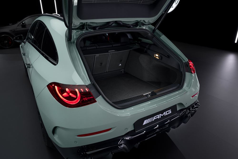 La Mercedes-AMG CLA Shooting Brake 45 4Matic plus dotée de trois moteurs électriques à flux axial délivre une puissance de 680 ch
