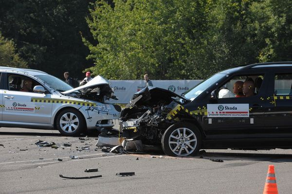 Skoda réalise un crash test frontal à une vitesse de 90 km/h