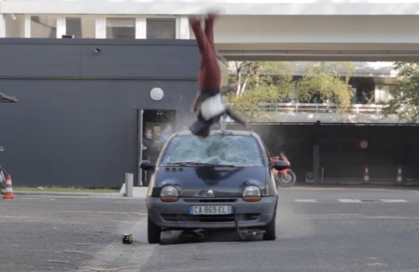 Un crash-test voiture contre trottinette qui témoigne des dangers