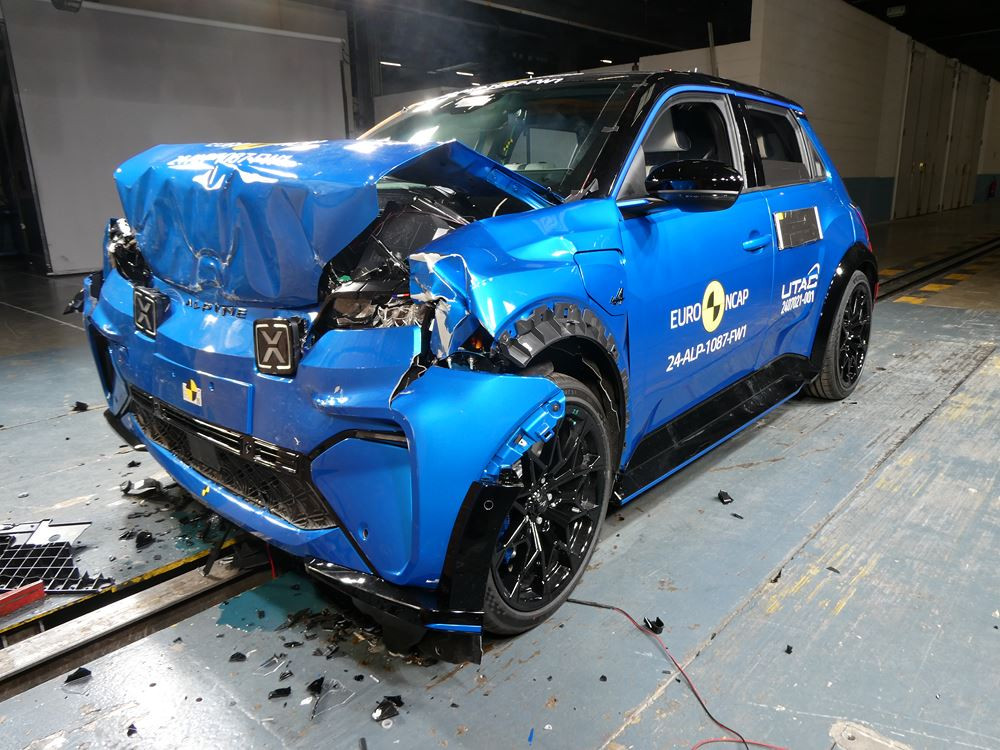 Le SUV urbain hybride Lexus LBX obtient cinq étoiles aux crash-tests Euro NCAP 2024