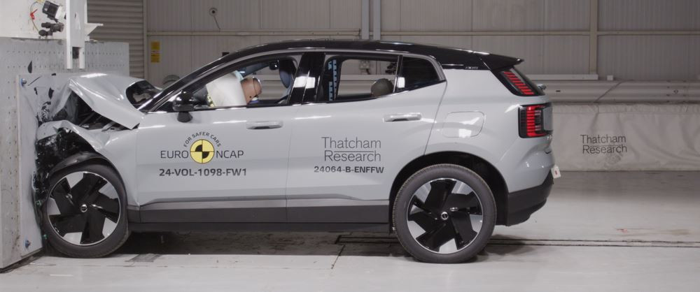 Le SUV urbain électrique Volvo EX30 obtient cinq étoiles aux crash-tests Euro NCAP 2024