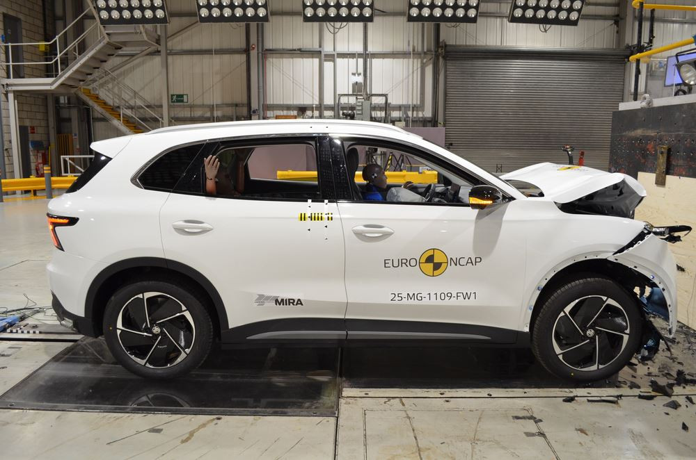 Le SUV compact électrique MG MGS5 EV obtient cinq étoiles aux crash-tests Euro NCAP 2025