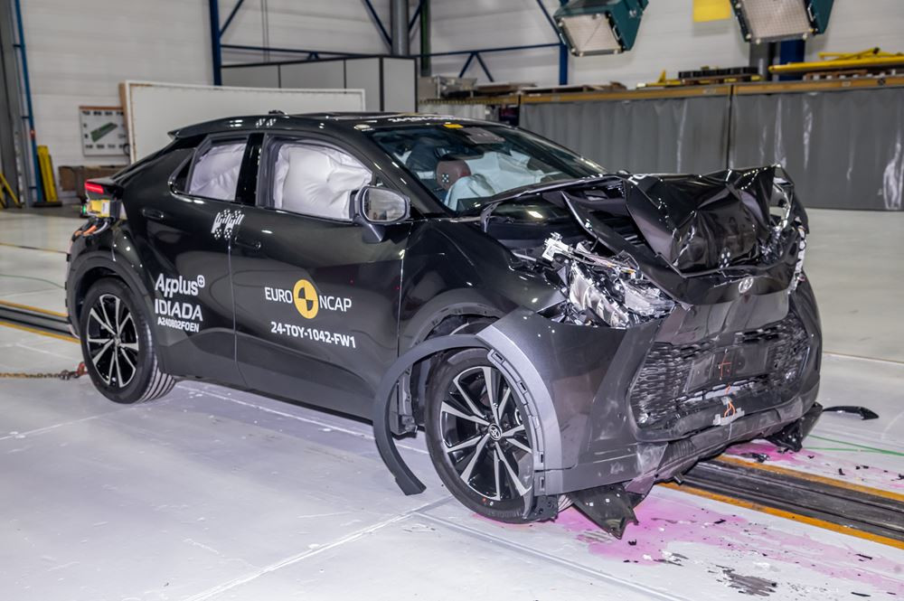 Le SUV de taille compacte Toyota C-HR PHEV obtient cinq étoiles aux crash-tests Euro NCAP 2025