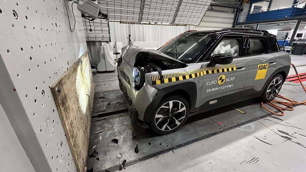 Le SUV urbain électrique Mini Aceman obtient cinq étoiles aux crash-tests Euro NCAP 2025