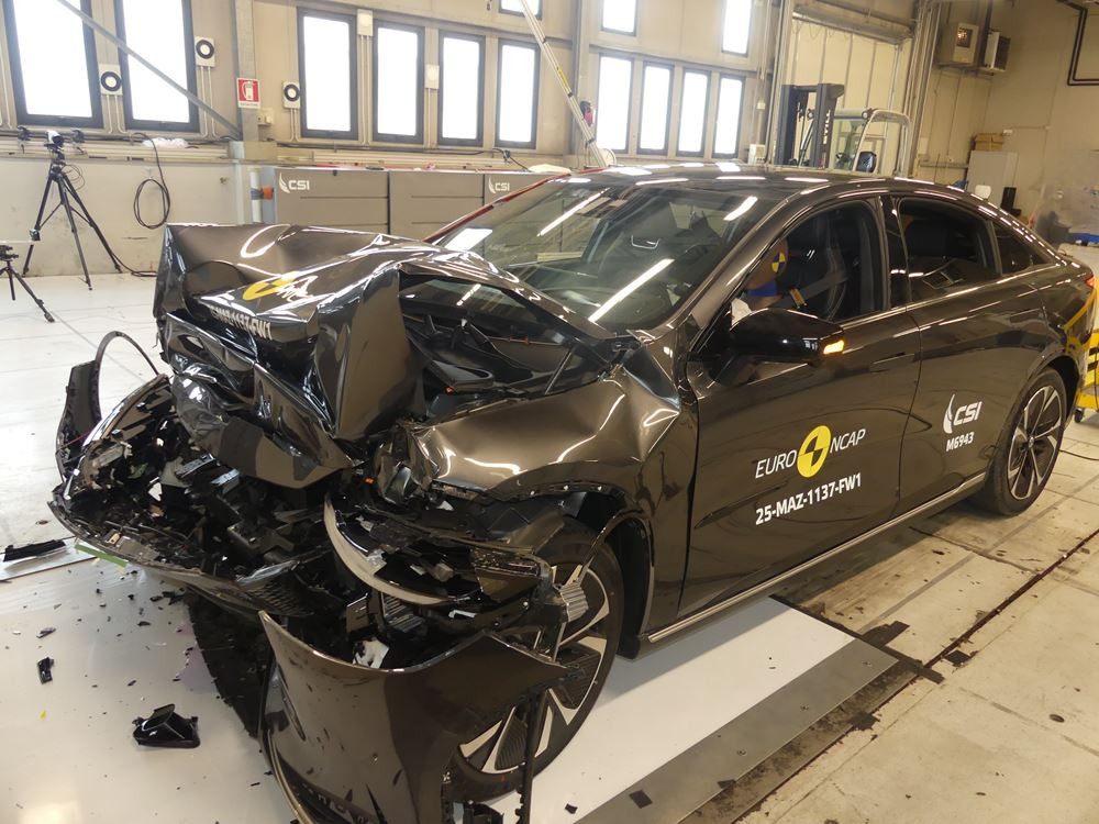 La grande berline électrique Mazda 6e obtient cinq étoiles aux crash-tests Euro NCAP 2025