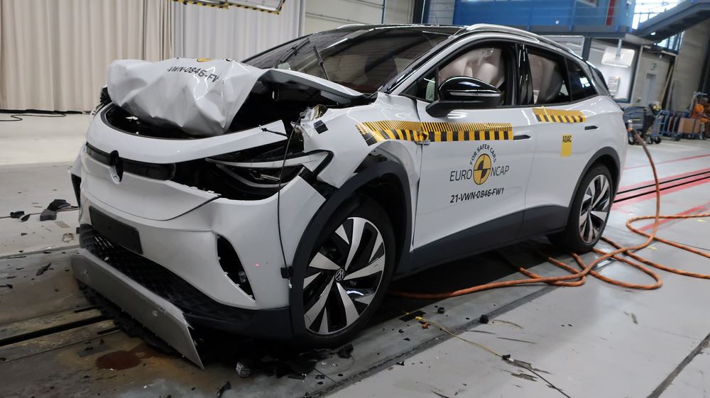Le SUV compact électrique Volkswagen ID.4 obtient cinq étoiles aux crash-tests Euro NCAP 2025
